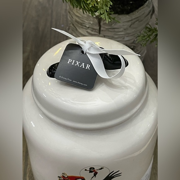 Brand NEW w/Tags Rae Dunn Pixar Collection INCREDIBLE MOM Large Chunky Canister - Picture 6 of 15
